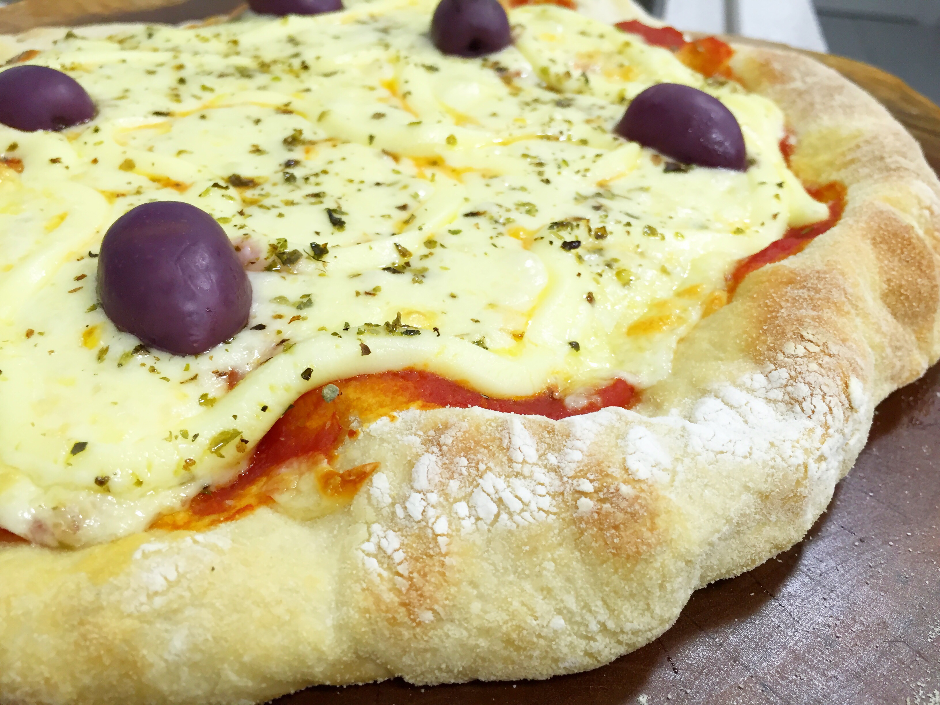Receita de pizza siciliana caseira da Rita Lobo